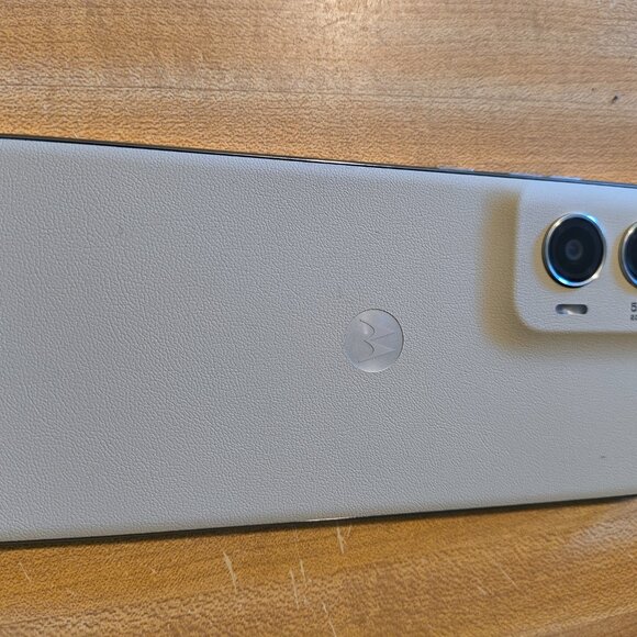 Moto G Stylus 5G (Boost Mobile β’ Special Edition Cream Leather) | LIKE NEW + Box - Picture 5 of 8